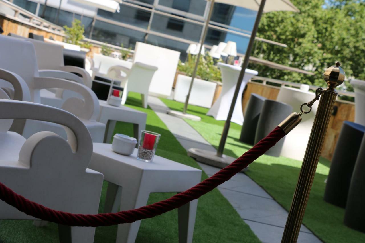 Hotel VillaMadryt Zewnętrze zdjęcie